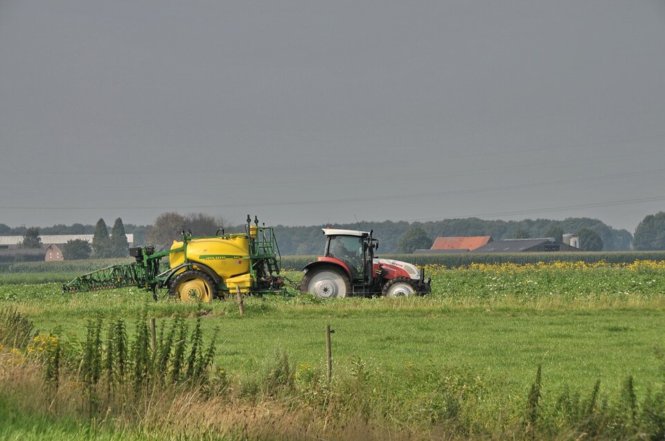Boom Sprayer (Tractor-towed)